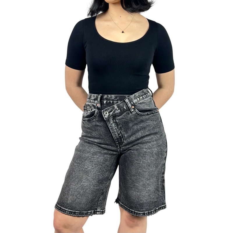 Spodnie jeansowe krótkie z wysokim stanem, rozmiar S