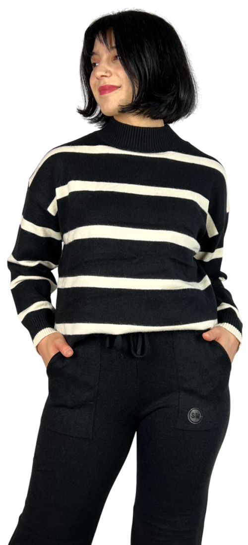 Komplet sweter w paski i spodnie